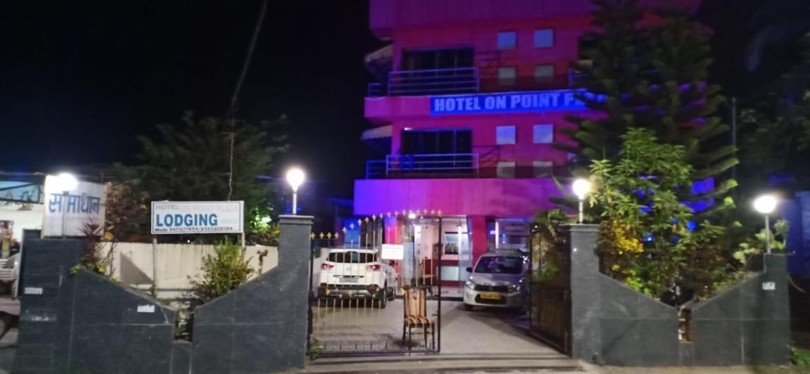 On Point Plaza Bed & Breakfast Murūd Exterior foto