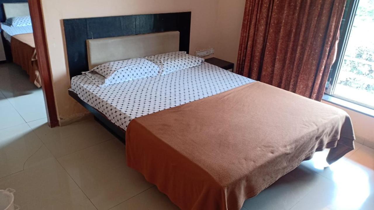 On Point Plaza Bed & Breakfast Murūd Exterior foto