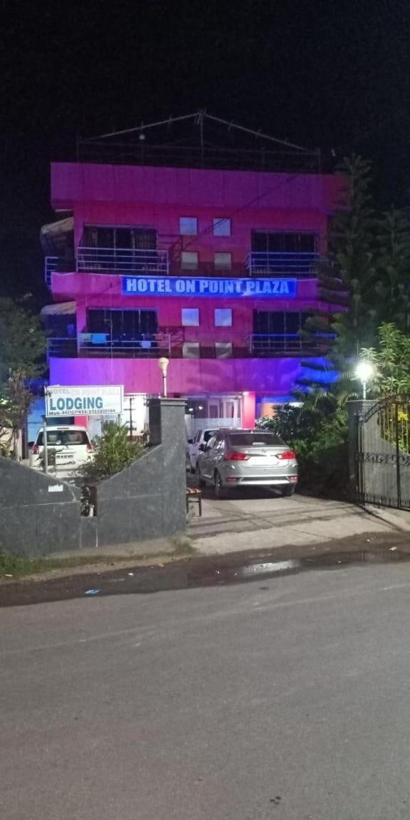 On Point Plaza Bed & Breakfast Murūd Exterior foto