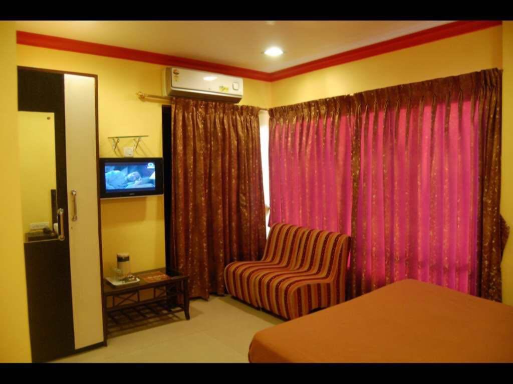 On Point Plaza Bed & Breakfast Murūd Exterior foto